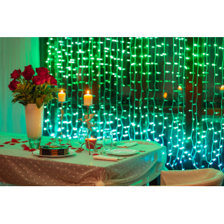 Twinkly Smarter Lichter-Vorhang CURTAIN mit 210/5mm LED RGBW